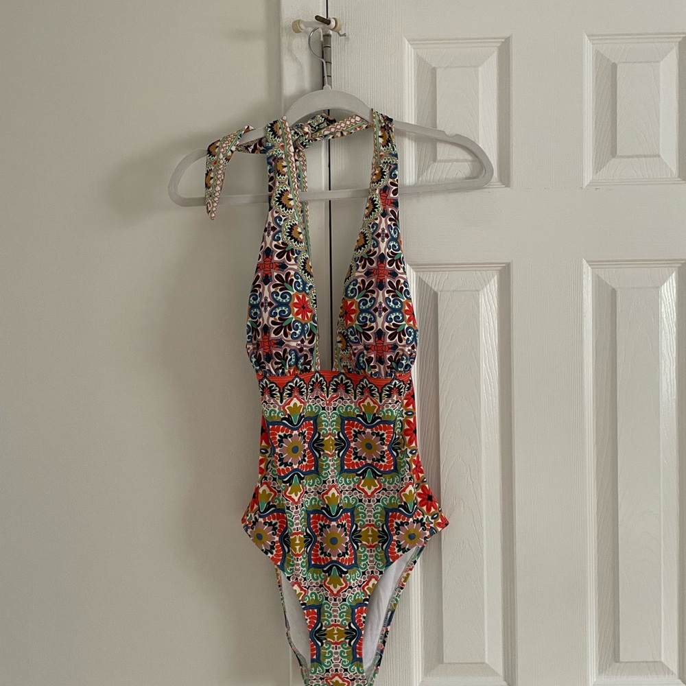 NWT BODEN MERANO DEEP V-NECK SWIMSUIT MULTI, TAPESTRY TILE WOMEN MOSAIC PATTERN - Picture 3 of 9
